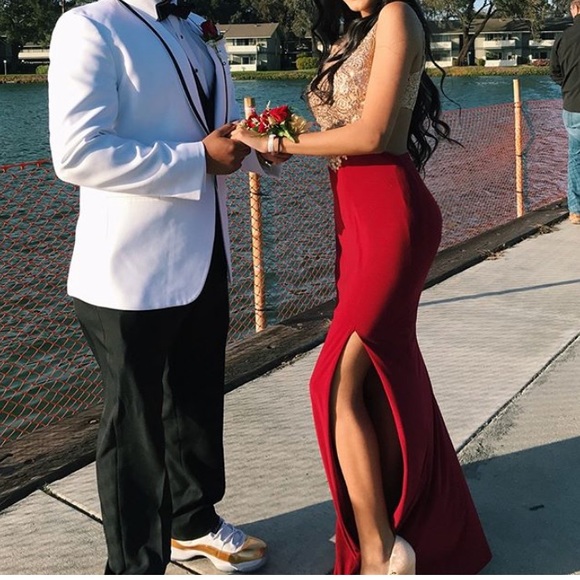 Dresses & Skirts - Maroon Prom Dress